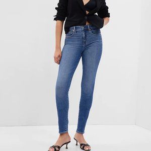 NWOT - Gap - High Rise True Skinny Jeans with Washwell - Medium Indigo - 32R